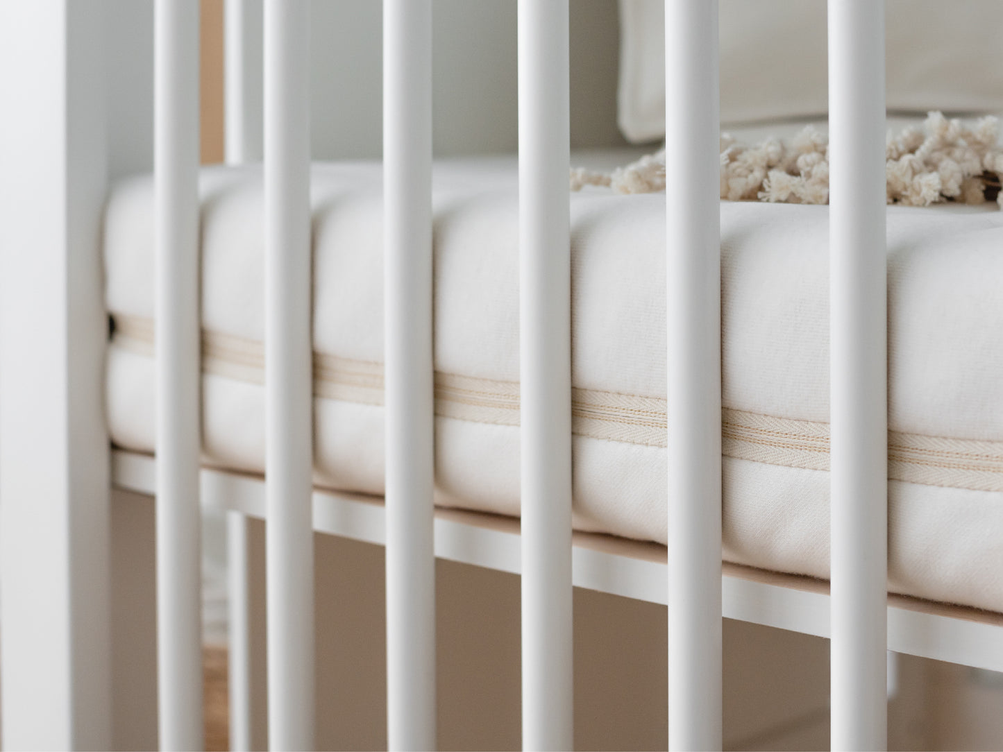 Organic crib mattress for babies