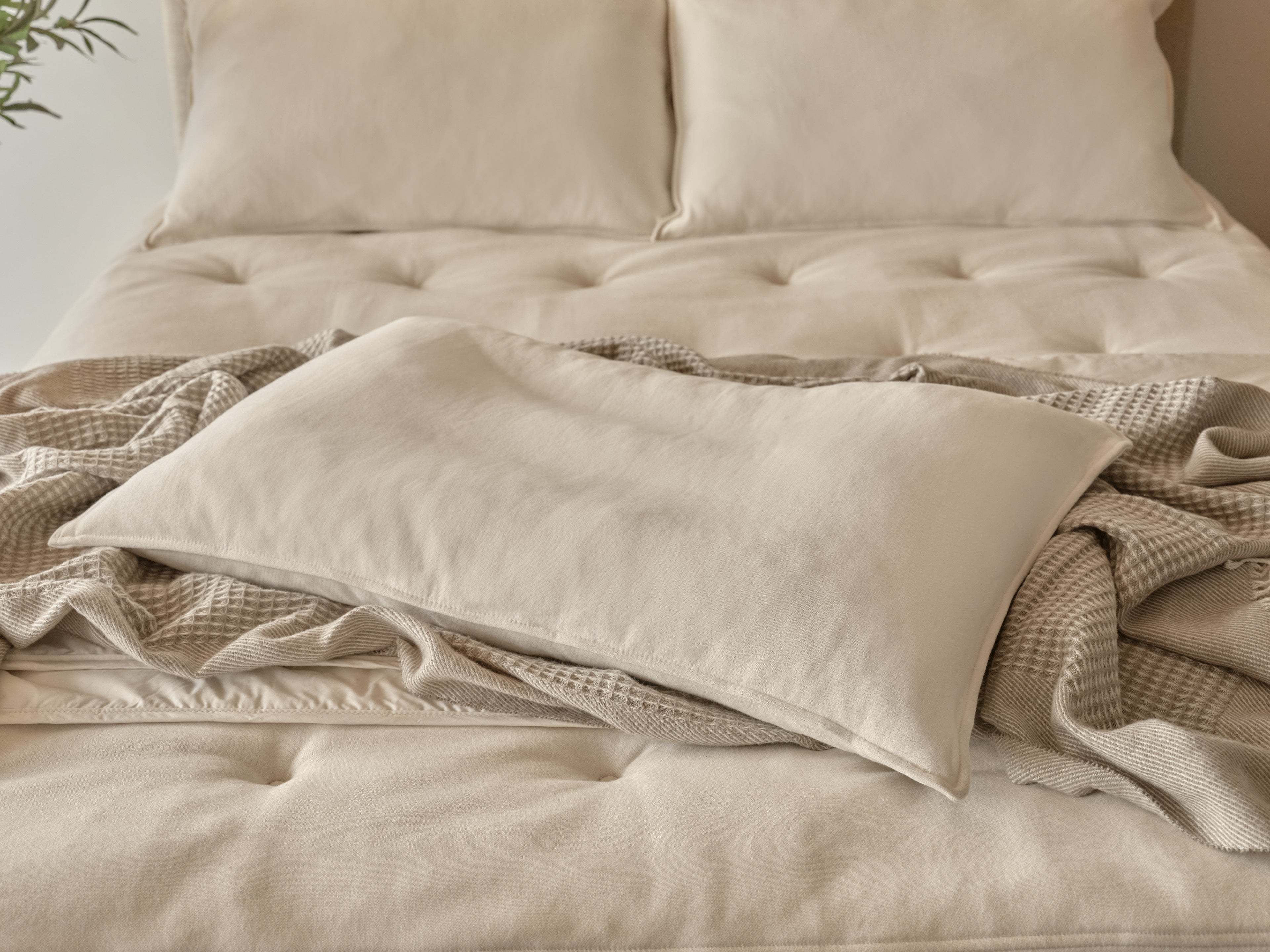 Classic Organic Contour Latex Pillow